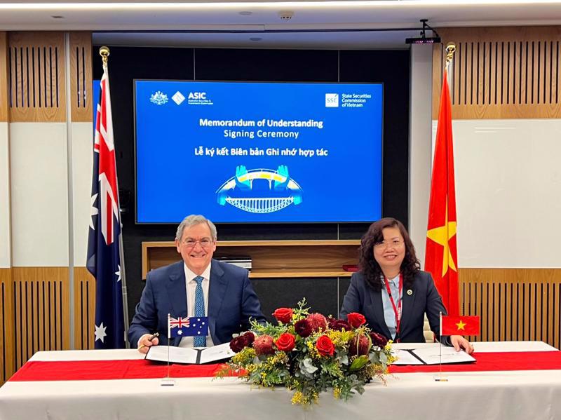  Chairwoman of the SSC Vu Thi Chan Phuong and ASCI Chairman Joseph Longo signed the MoU on August 2 in Australia. 