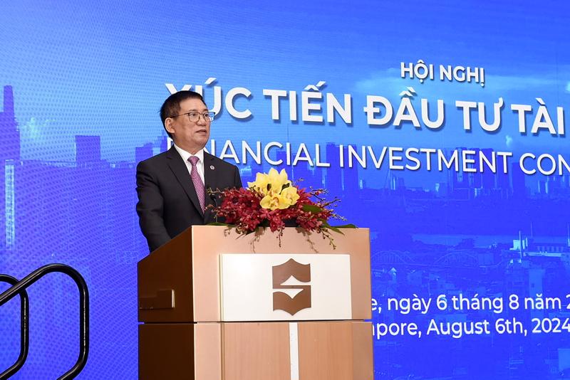 Minister of Finance Ho Duc Phoc speaking at the Vietnam Financial Investment Conference on August 6.