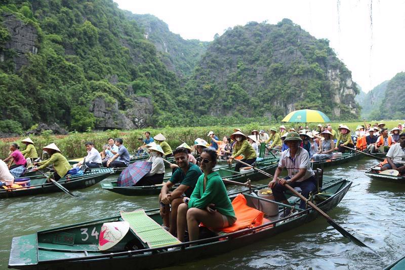 Tourists visiting Ninh Binh province. 