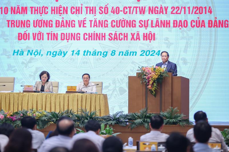 Thủ tướng Phạm Minh Chính chủ trì Hội nghị tổng kết 10 năm thực hiện Chỉ thị số 40-CT/TW ngày 22/11/2014 của Ban Bí thư Trung ương Đảng khóa XI về tăng cường sự lãnh đạo của Đảng đối với tín dụng chính sách xã hội. Ảnh: VGP