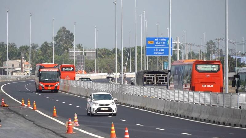 Cao tốc Mỹ Thuận - Cần Thơ đã hoàn thành tuyến chính và đưavào khai thác từ cuối năm 2023.