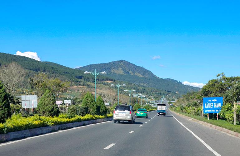 Tuyến cao tốc Liên Khương - Prenn dài 19,2 km đã khánh thành và đưa vào sủ dụng từ tháng 6/2008.