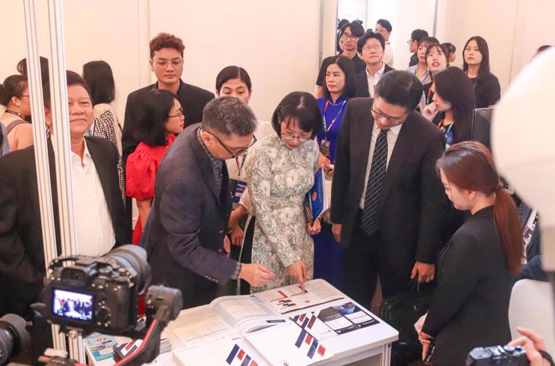 Visitors at the Mega US Expo 2024 in Ho Chi Minh City. The event is expected to attract 5,000 visitors and facilitate 1,500 business matchings. (Photo: ND)