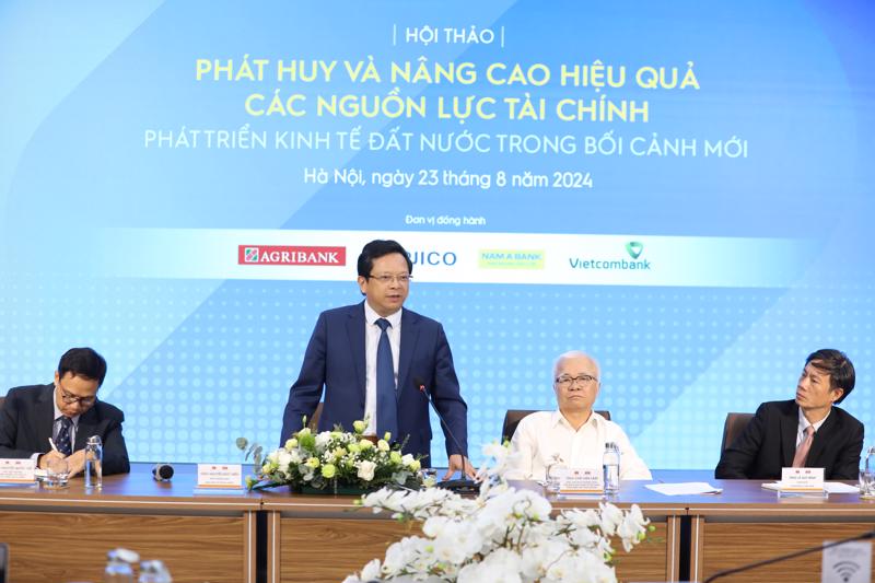 Hội thảo “Phát huy và nâng cao hiệu quả các nguồn lực tài chính phát triển kinh tế đất nước trong bối cảnh mới” do Ban Kinh tế Trung ương chỉ đạo, Tạp chí Kinh tế Việt Nam/VnEconomy phối hợp với Vụ Kinh tế tổng hợp (Ban Kinh tế Trung ương). Ảnh: Việt Dũng.