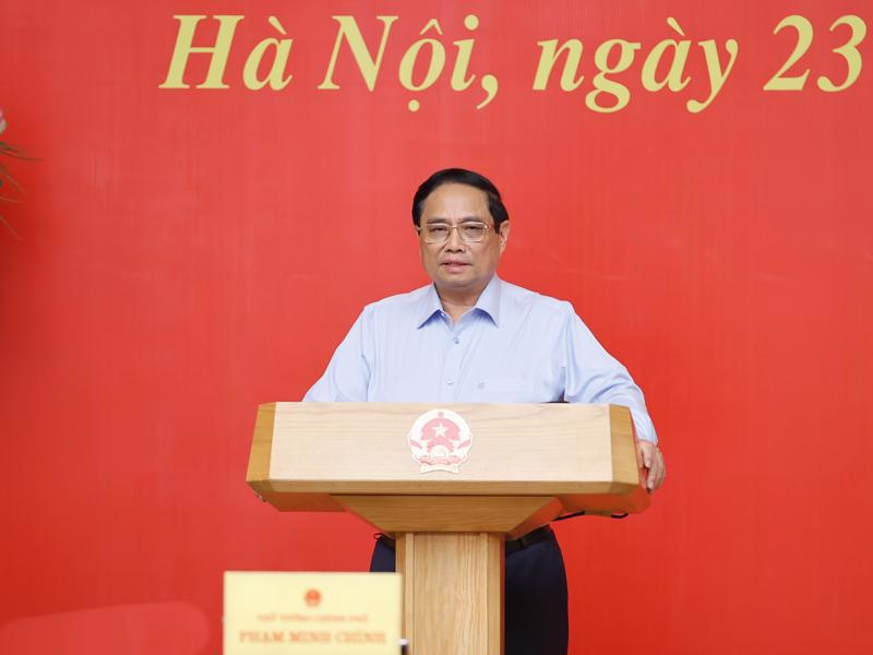 Prime Minister Pham Minh Chinh chairing the third meeting of the sub-committee for socio-economic affairs of the 14th National Party Congress in Hanoi on August 23. Photo: VGP