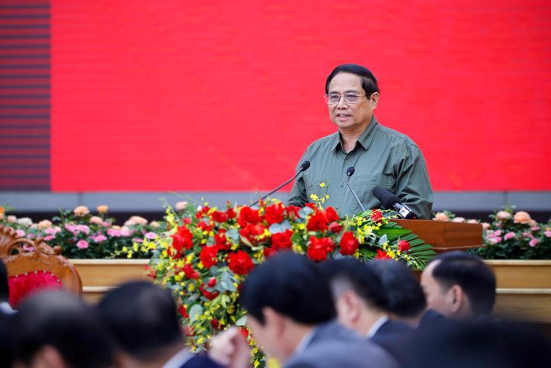 Prime Minister Pham Minh Chinh speaking at the working session with authorities of Lam Dong province on Agusut 25.