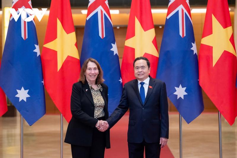 National Assembly Chairman Tran Thanh Man and Australian Senate Sue Lines hold taks in Hanoi on August 25. (Photo: VOV)