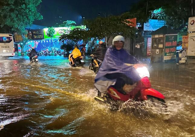 Heavy rains cause flooding in Hanoi. Photo: tienphong.vn