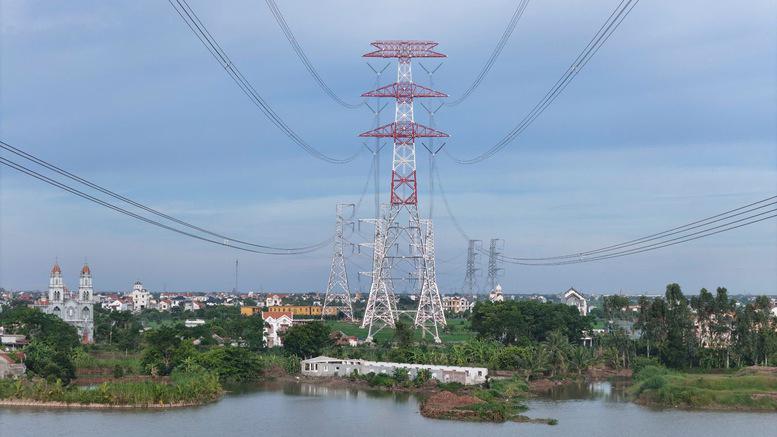 The 500 kV national power transmission line, circuit 3  (Photo: VGP)