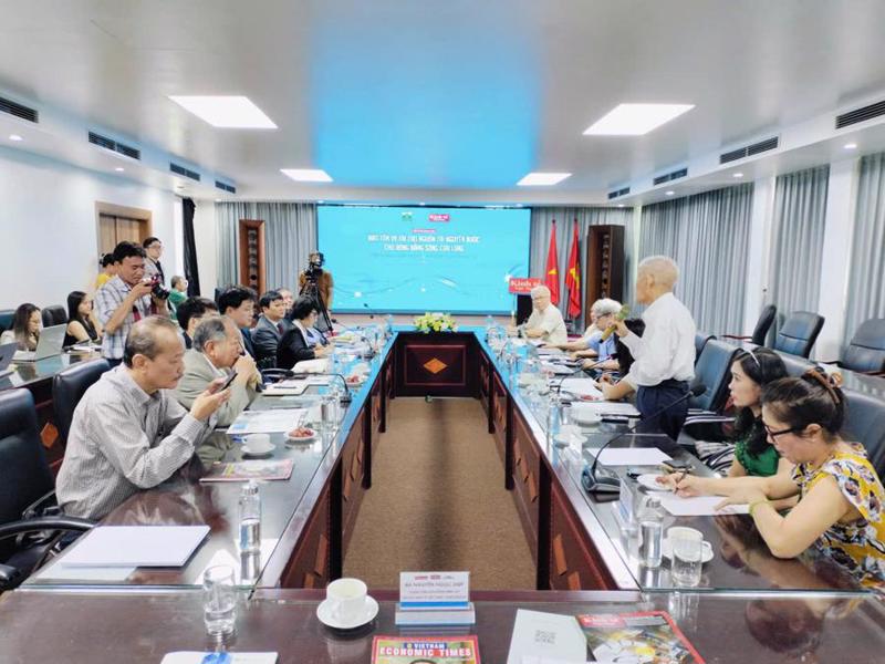 Experts discussed measures to preserve water resources for the Mekong Delta region at the workshop held in Hanoi on August 30. (Photo: vneconomy.vn)