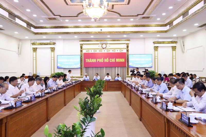 HCM City holds a monthly meeting on September 4 to review the city's economy in August and first eight months of 2024