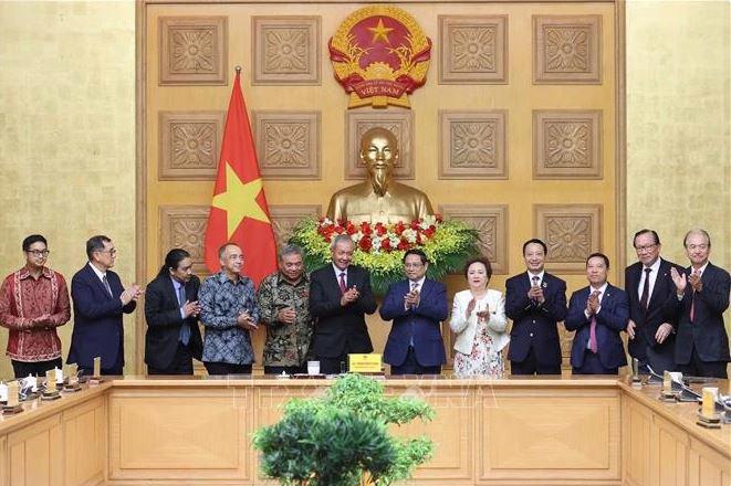 PM Pham Minh Chinh receives the ASEAN BAC delegation  in Hanoi on September13. (Photo: VNA)