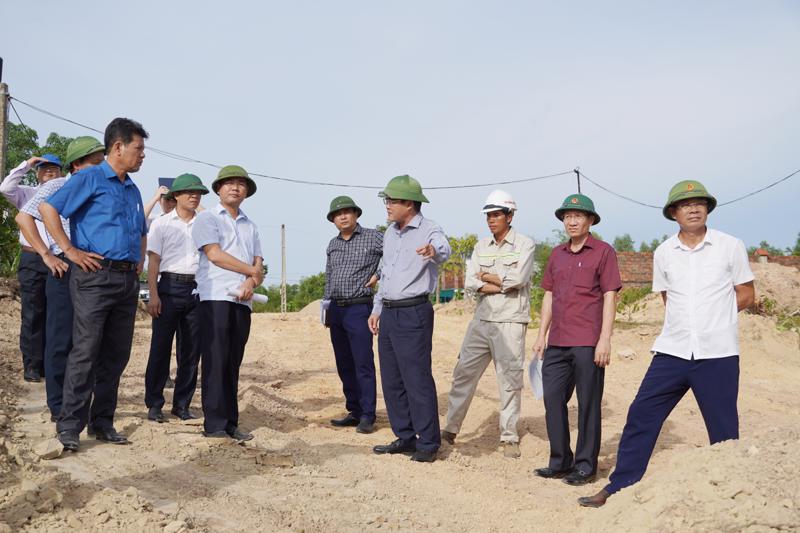 Phó Chủ tịch UBND tỉnh Quảng Phan Phong Phú đi kiểm tra tiến độ thực hiện gói thầu đường nối từ đường tránh Quốc lộ 1 với nhánh Đông đường Hồ Chí Minh thuộc Dự án BIIG2 Quảng Bình