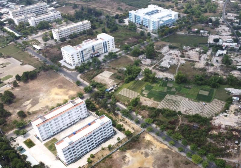 A key component of the subdivision is the Da Nang University Village.