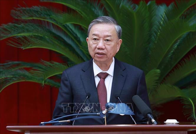 Party General Secretary and State President To Lam is addressing the closing session of the 13th Party Central Committee's 10th session on September 20 (Photo: VNA)