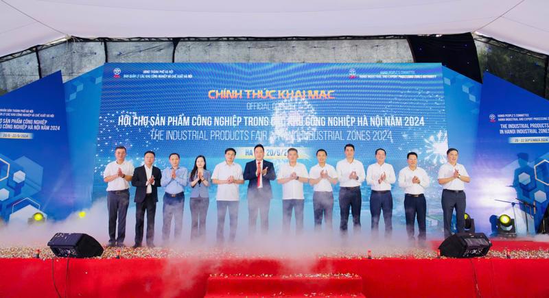 The Hanoi Industrial Products Fair is kicked off on September 22