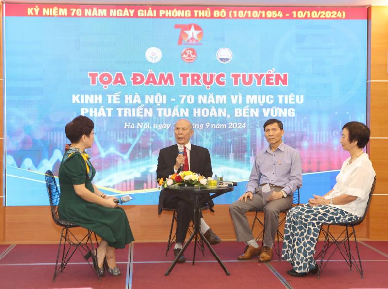 Tọa đàm trực tuyến với chủ đề: “Kinh tế Hà Nội - 70 năm vì mục tiêu phát triển tuần hoàn, bền vững”.