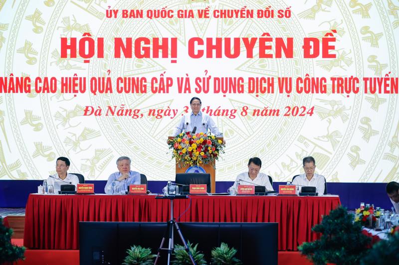 Thủ tướng Phạm Minh Chính phát biểu khai mạc hội nghị "Nâng cao hiệu quả cung cấp và sử dụng dịch vụ công trực tuyến". Ảnh: VGP.