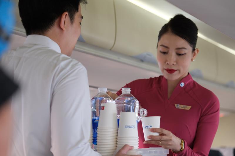 Vietnam Airlines là hãng hàng không duy nhất đang khai thác đến Côn Đảo, đồng thời hãng luôn đặt mục tiêu và thực hiện nhiều chương trình liên quan đến phát triển bền vững.