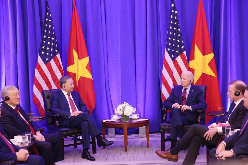 General Secretary of the Communist Party of Vietnam Central Committee and State President To Lam meeting with US President Joe Biden on September 25 (New York time). Photo: VNA