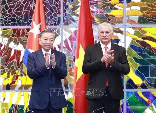 Party General Secretary and State President To Lam and First Secretary of the Communist Party of Cuba (PCC) Central Committee and President of Cuba Miguel Diaz-Canel Bermudez during the former's State visit to Cuba from September 25-27. (Photo:VNA)