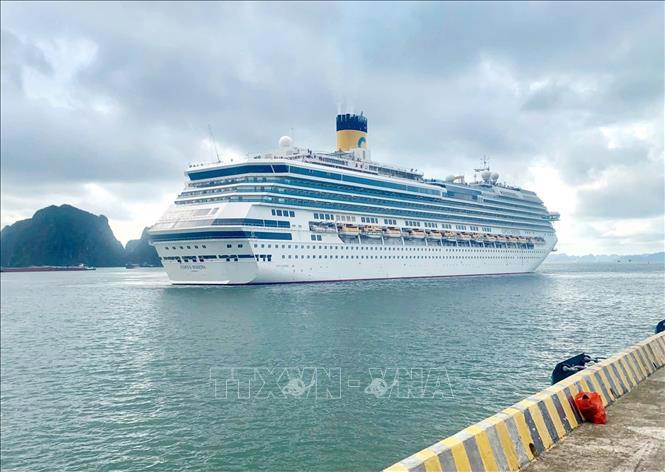 The Italian-flagged Costa Serena visits Ha Long city on September 30. Photo: VNA