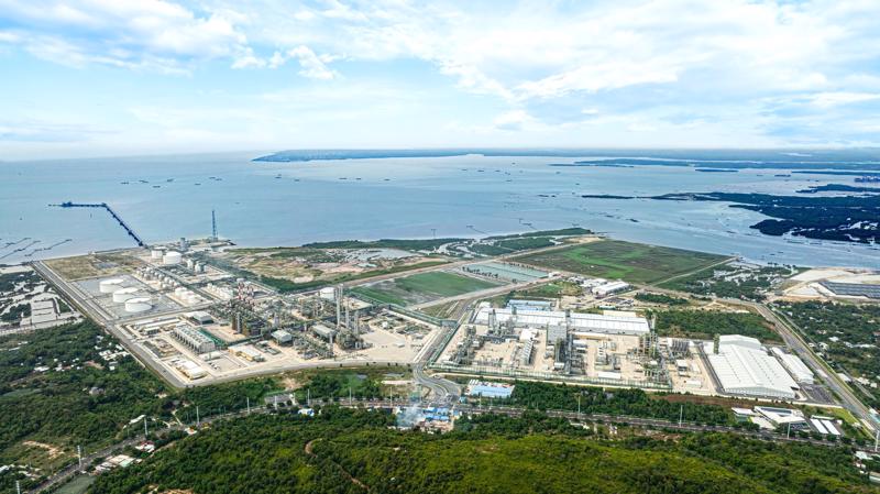 Located in the Long Son commune of Ba Ria - Vung Tau province, the Long Son Petrochemical Complex has a total investment capital of over $5 billion. (Source: LSP)