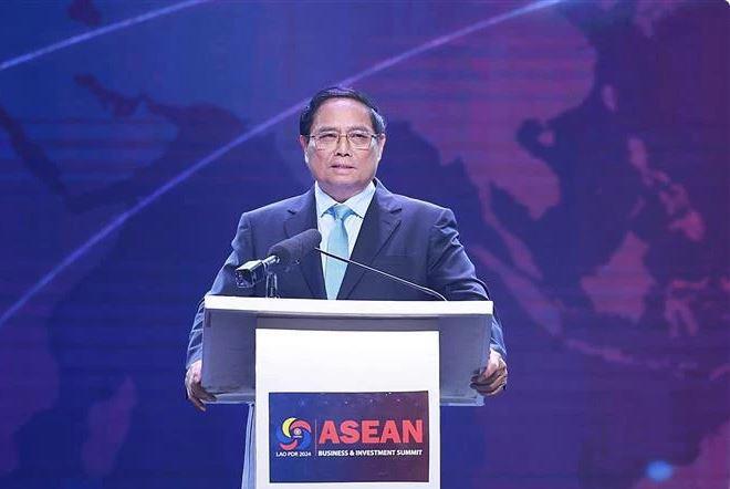 Prime Minister Pham Minh Chinh speaks at the ASEAN Business and Investment Summit on October 8. (Photo: VNA)