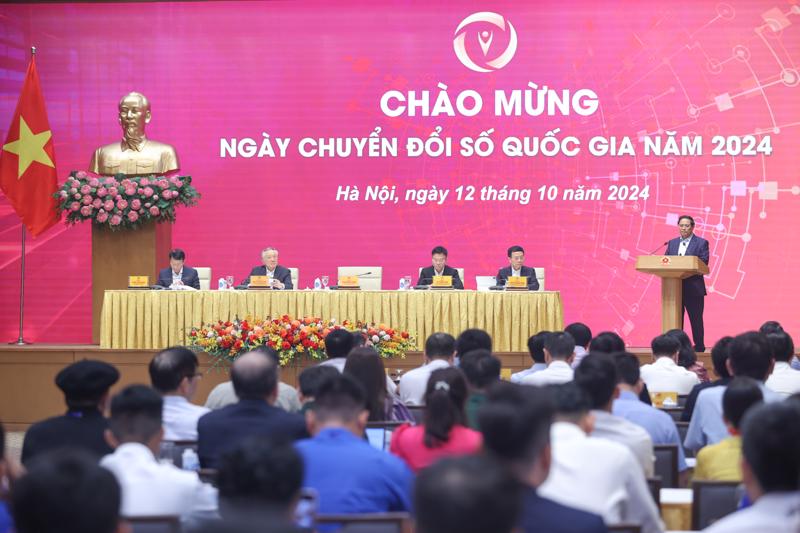 Thủ tướng Phạm Minh Chính, Chủ tịch Ủy ban Quốc gia về chuyển đổi số phát biểu tại sự kiện Ngày Chuyển đổi số quốc gia năm 2024, sáng 12/10. - Ảnh: VGP/Nhật Bắc.