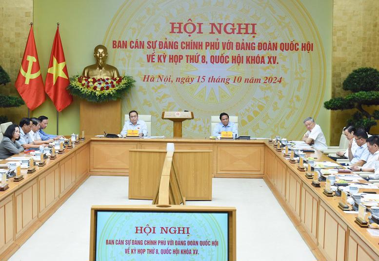 The October 15 conference is co-chaired by PM Pham Minh Chinh and NA Chairman Tran Thanh Man. (Photo: VGP)