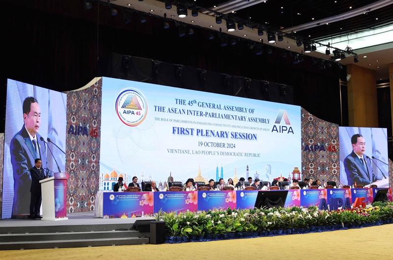 National Assembly Chairman Tran Thanh Man speaks at the first plenary session of the AIPA-45 in Vientiane on October 19. (Photo: VNA)