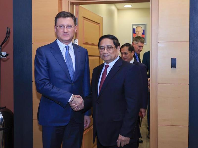 Prime Minister Pham Minh Chinh meets Russian Deputy Prime Minister Alexander Novak in Kazan city on October 23. 