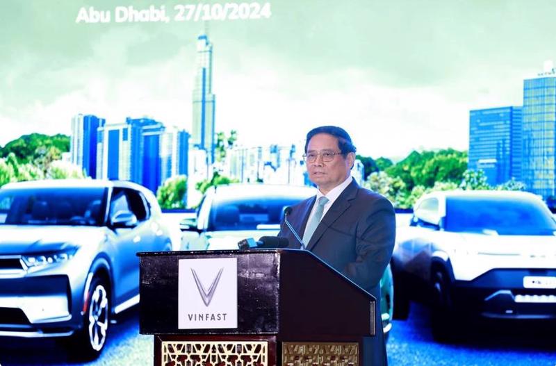 Prime Minister Pham Minh Chinh addresses the ceremony launching VinFast electric vehicles in the UAE on October 27 (Photo: VNA)