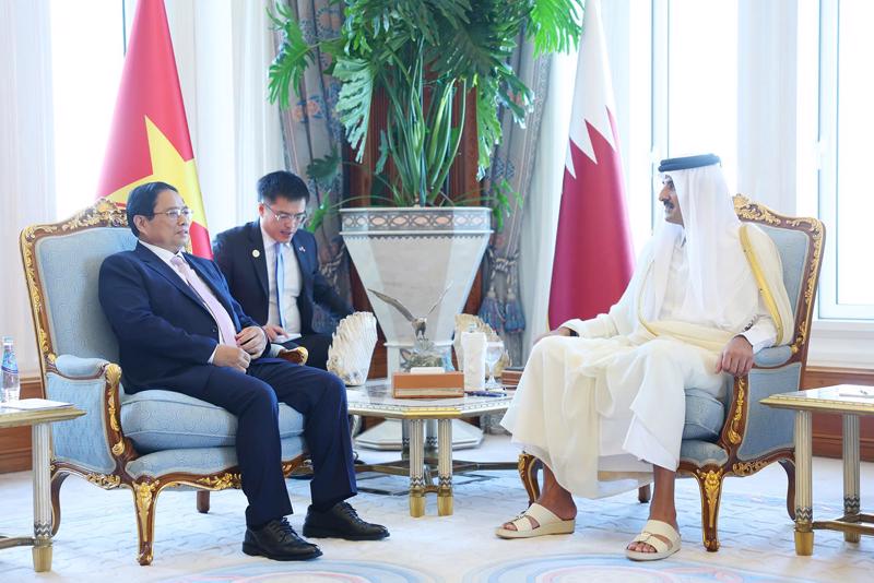 Thủ tướng Phạm Minh Chính hội kiến Quốc vương Qatar Sheikh Tamim Bin Hamad Al Thani - Ảnh: VGP