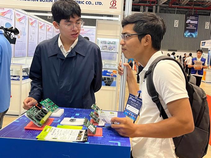 Visitors at the expo. Photo: SGGP