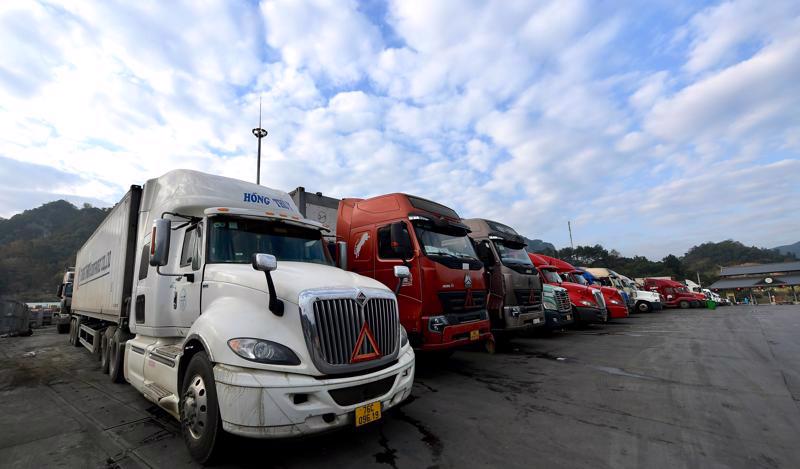 Vehicles waiting for customs clearance in Lang Son province. 