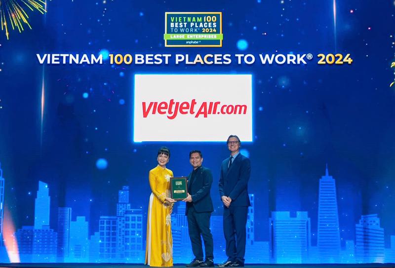 Giải thưởng "Nơi làm việc tốt nhất Việt Nam" ghi nhận những nỗ lực của Vietjet trong việc xây dựng môi trường làm việc giàu cảm hứng với nhiều cơ hội phát triển cho toàn thể nhân viên (Ảnh: BTC).