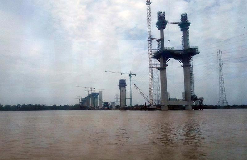 Phuoc Khanh bridge is the final "bottleneck" of the Ben Luc – Long Thanh Expressway project.