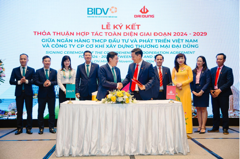 BIDV bank signs a comprehensive cooperation agreement with the DaiDung Corporation, a leading steel structure company.