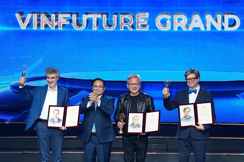 Giải thưởng Chính VinFuture 2024 đã được trao cho các nhà khoa học vì những đóng góp đột phá để thúc đẩy sự tiến bộ của học sâu. 