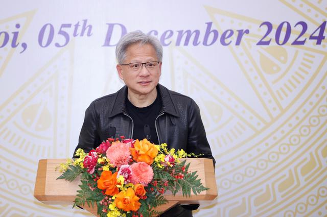 CEO of NVIDIA Jensen Huang is addressing an event in Hanoi on December 5, 2024 (Source: VGP)