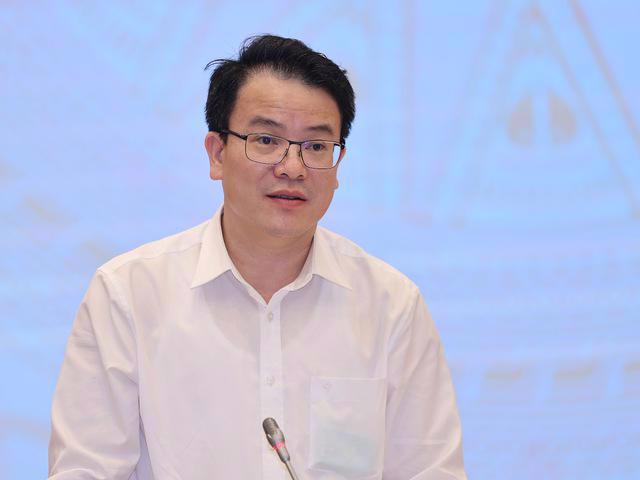 Deputy Minister of Planning and Investment Tran Quoc Phuong is speaking at the Government’s regular press briefing in Hanoi on December 7.