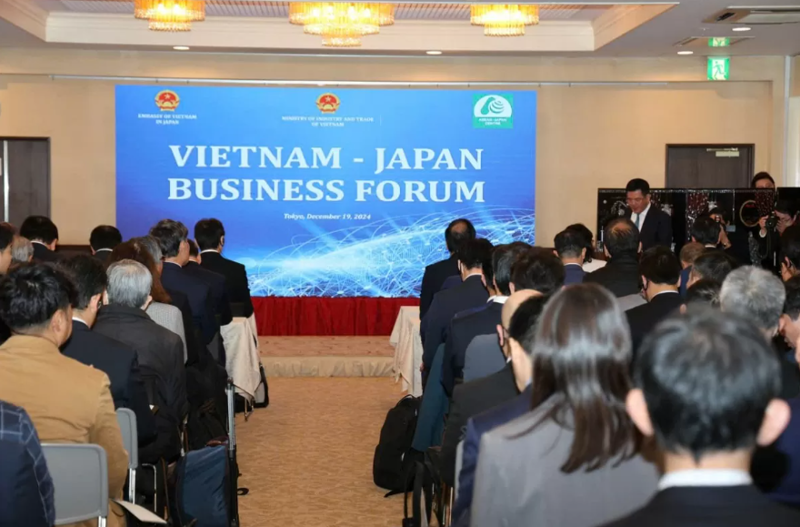 The Vietnam - JJapan Business Forum held in Tokyo on Deccember 19 (Photo: tapchicongthuong.vn)