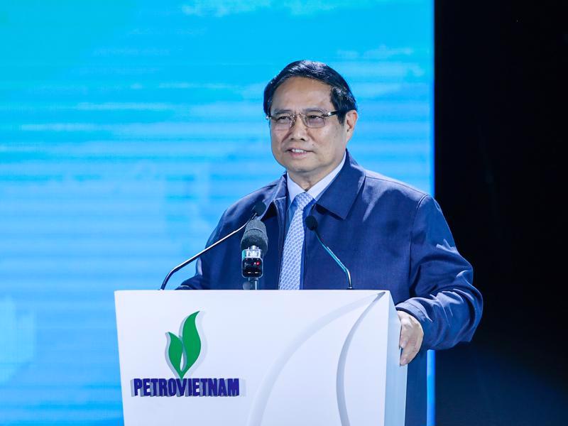 Prime Minister Pham Minh Chinh addressing the year-end review conference of PetroVietnam in Hanoi on December 28.