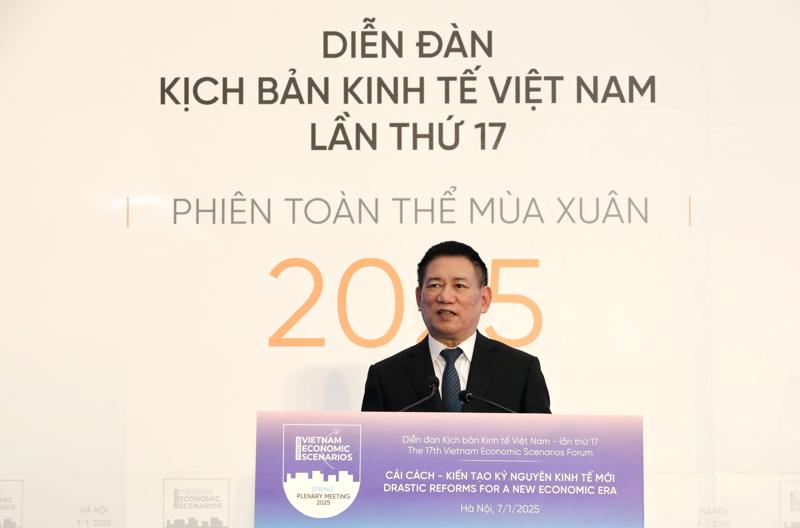 Phó Thủ tướng Chính phủ Hồ Đức Phớc phát biểu tại Diễn đàn Kịch bản Kinh tế Việt Nam lần thứ 17 - VESF 2025 vào ngày 7/1. Ảnh: Việt Dũng.