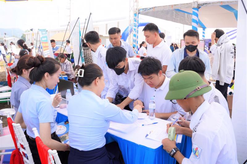 Các doanh nghiệp tham gia ngày hội việc làm sẽ tư vấn, giới thiệu việc làm cho người lao động