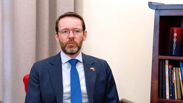 UK Ambassador to Vietnam Iain Frew (Phoro: VGP)