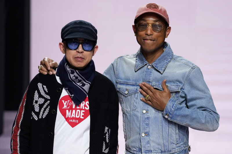 Giám đốc sáng tạo Pharrell Williams của Louis Vuitton và nhà thiết kế Nhật Bản Nigo. Ảnh: Highsnobiety