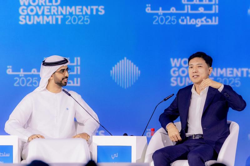 CEO Baidu Robin Li phát biểu trong Hội nghị Thượng đỉnh Chính phủ Thế giới 2025 diễn ra tại Dubai. 