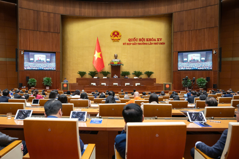 The 15th National Assembly (NA) passed a resolution to adjust the 2025 socio-economic development plan on February 19. (Photo: quochoi.vn)